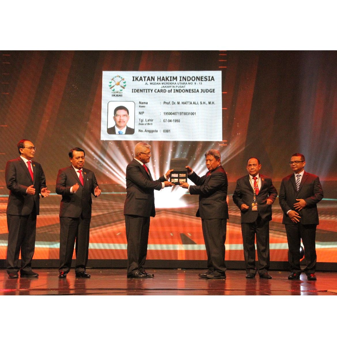 RESMIKAN MUNAS IKAHI KE 19, KETUA MA HARAPKAN IKAHI MENJADI WADAH PENINGKATAN PROFESIONALITAS HAKIM DI SELURUH INDONESIA