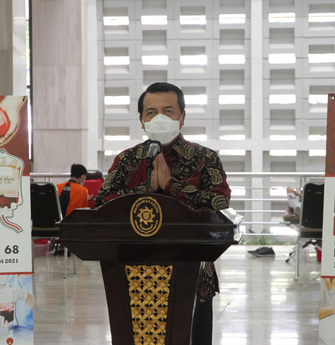 DONOR DARAH DALAM RANGKA HUT IKATAN HAKIM INDONESIA KE 68