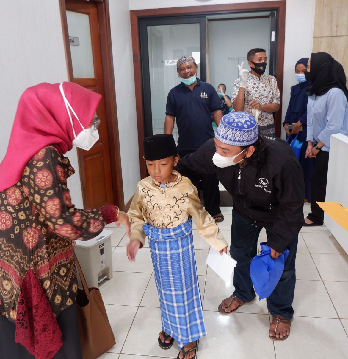 Bakti Sosial Khitanan Massal Memperingati HUT IKAHI Ke-69